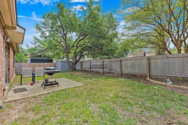 Building Photo - 1206 Parker Pl