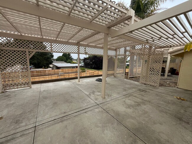 Building Photo - 2825 Cathedral Ln