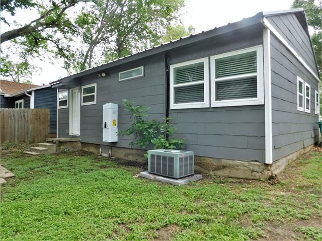 Building Photo - 2301 Bolivar St