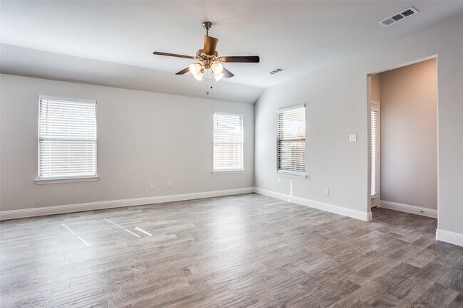 Building Photo - 3501 Montadale Ave
