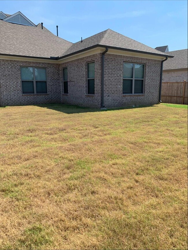 Building Photo - 499 Dogwood Valley Dr