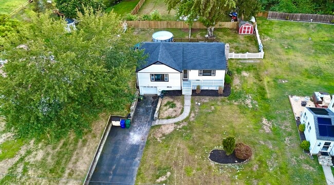 Building Photo - 1225 Cutspring Rd