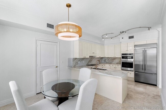 Building Photo - 3720 S Ocean Blvd