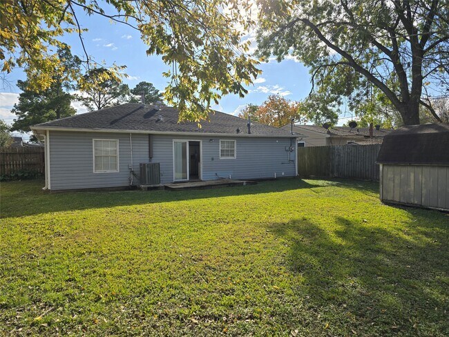 Building Photo - 3619 Washington St