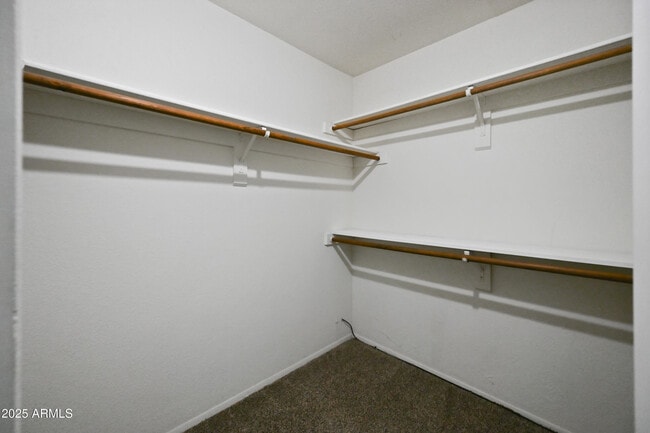 Building Photo - 1022 W Estrella Dr