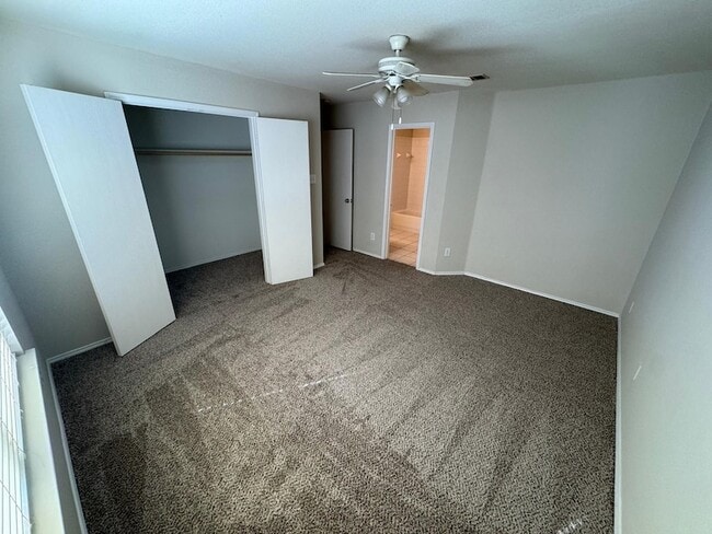 Building Photo - 9205 Lenox Dr