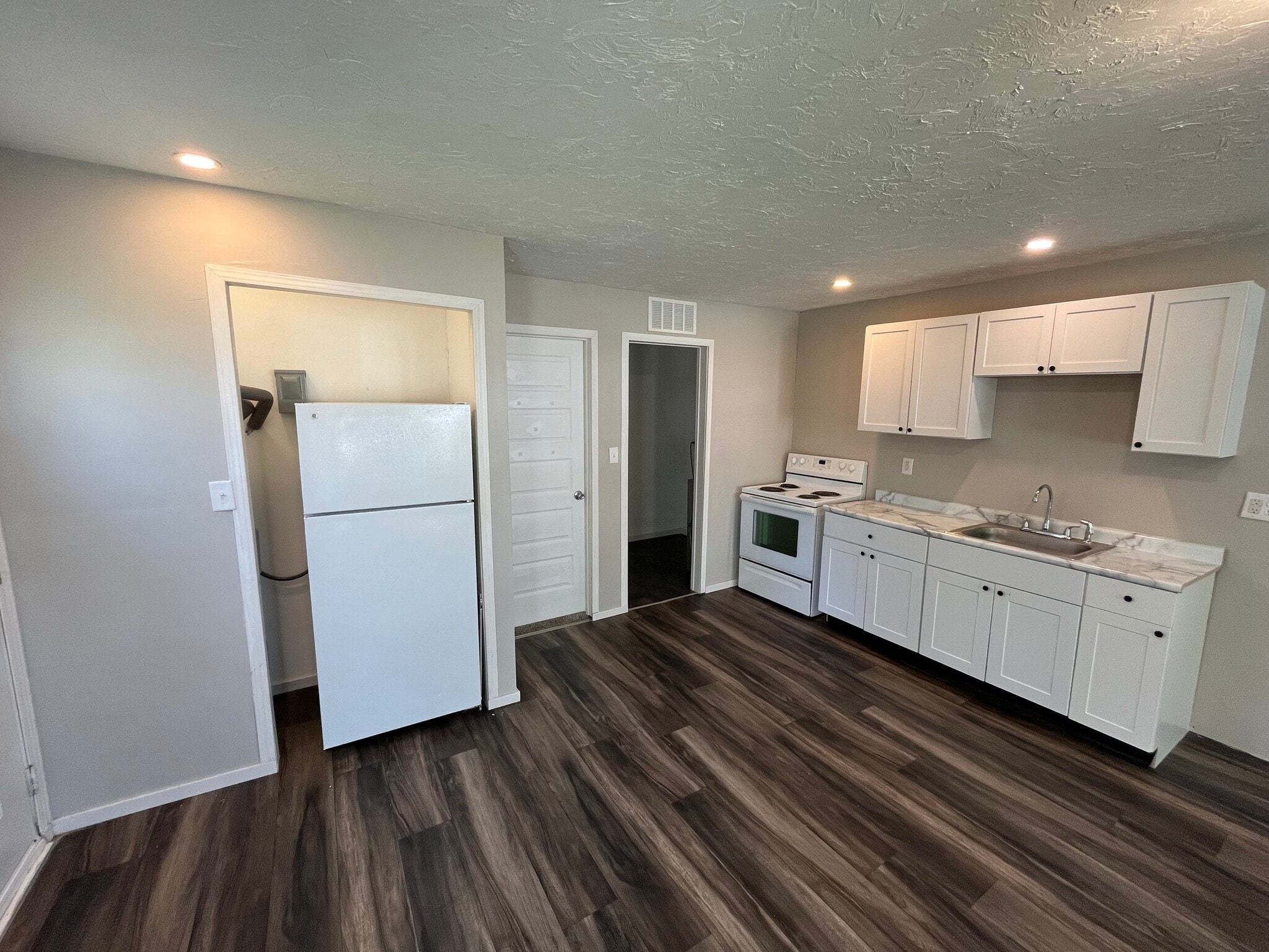 Building Photo - 2433 Morton St