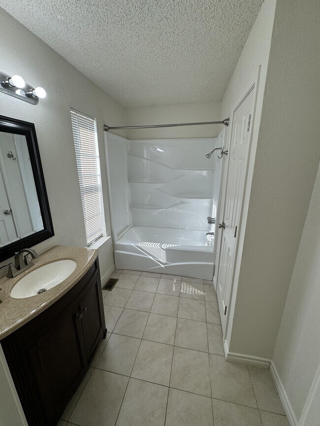 Building Photo - 1506 Jefferis Ave