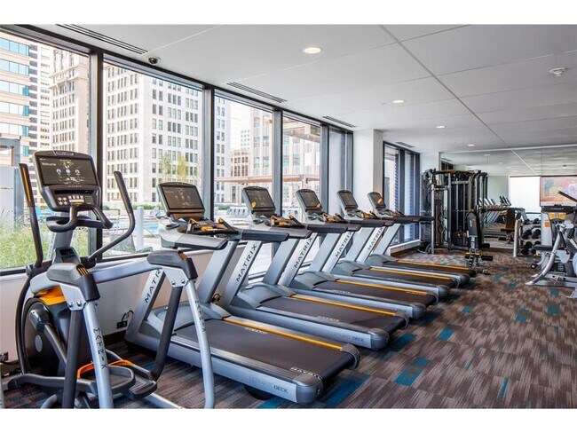 Building Photo - 465 Nicollet Mall