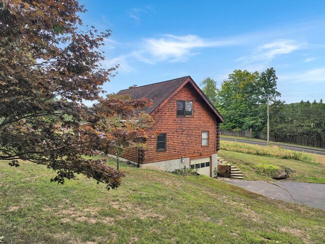 Building Photo - 698 Leetes Island Rd