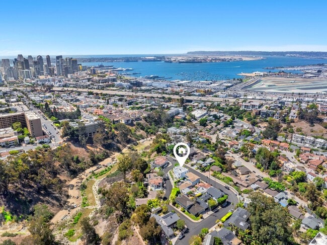 Building Photo - 2700 Barnson Pl