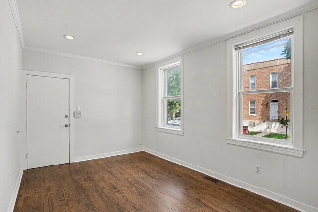 Building Photo - 2257 W Hirsch St