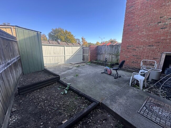 Building Photo - 3bed/2.5bath