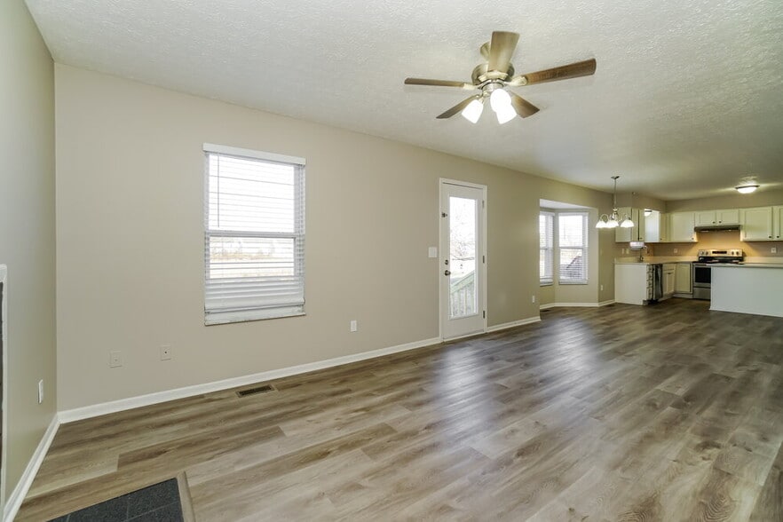 Building Photo - 129 Glengary Dr