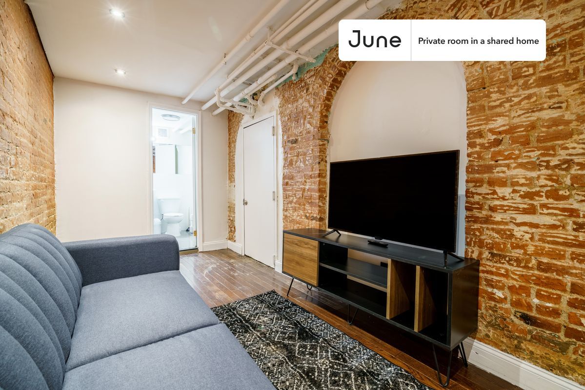 Building Photo - Room in Shared 5 bed/1.5 bath home in Bedford-Stuyvesant