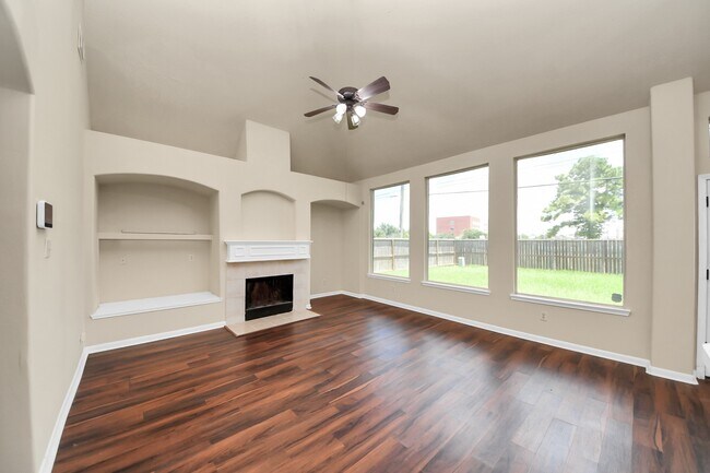 Building Photo - 530 Majestic Ridge Dr