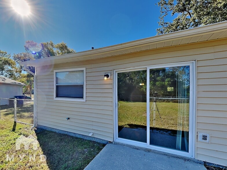 Building Photo - 13014 Woodward Dr