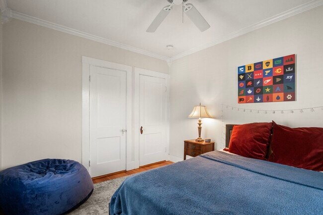 Building Photo - 137 Thacher St