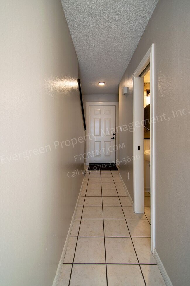 Building Photo - 661 Hanna St