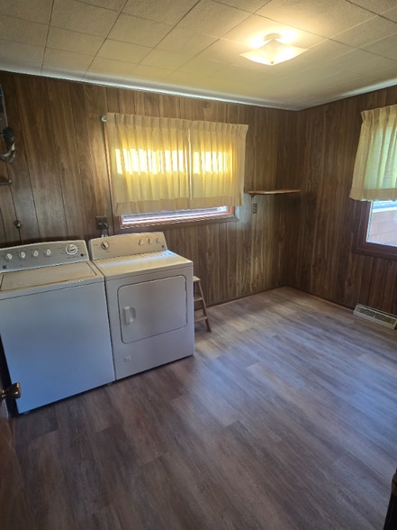 Building Photo - 1718 Lake Ave