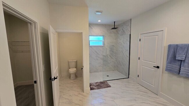 Building Photo - 2862 Pomello Ave SW