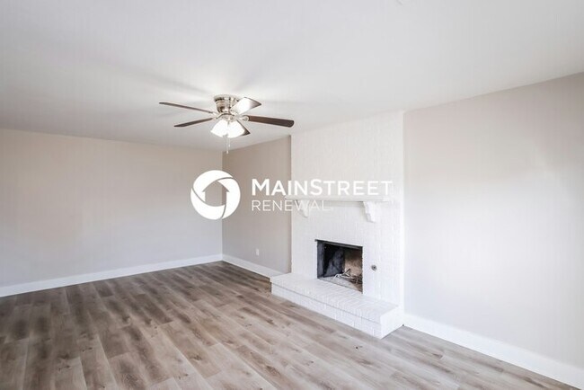 Building Photo - 3 Bedroom Pet-Friendly Home in Edmond, OK with Main Street Renewal