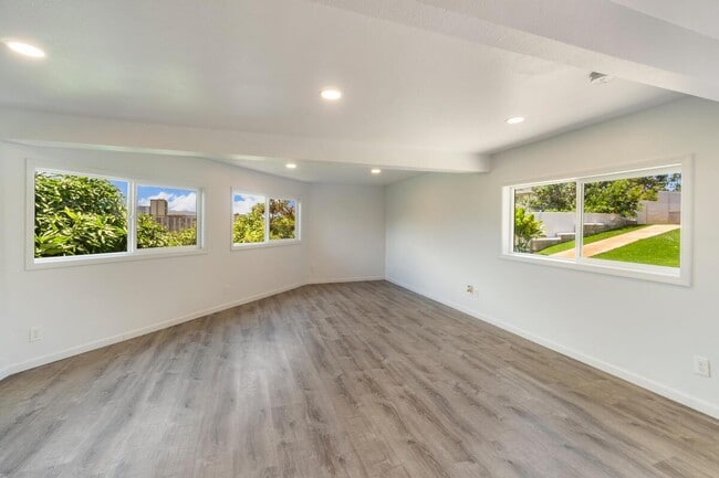 Building Photo - 3411 Aliamanu St