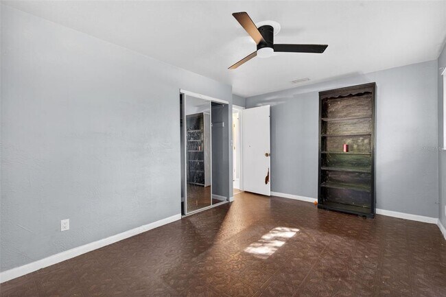 Building Photo - 260 13th St N