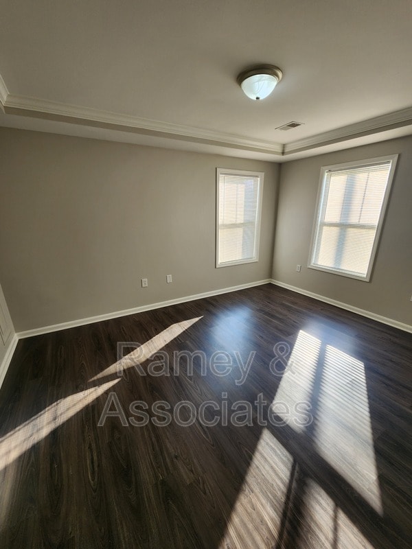 Building Photo - 3802 Falcon Crest Dr