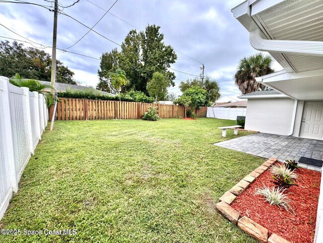 Building Photo - 789 Walnut Dr