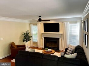 Building Photo - 46812 Backwater Dr