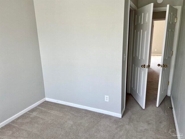 Building Photo - 280 Swaying Pine Ct