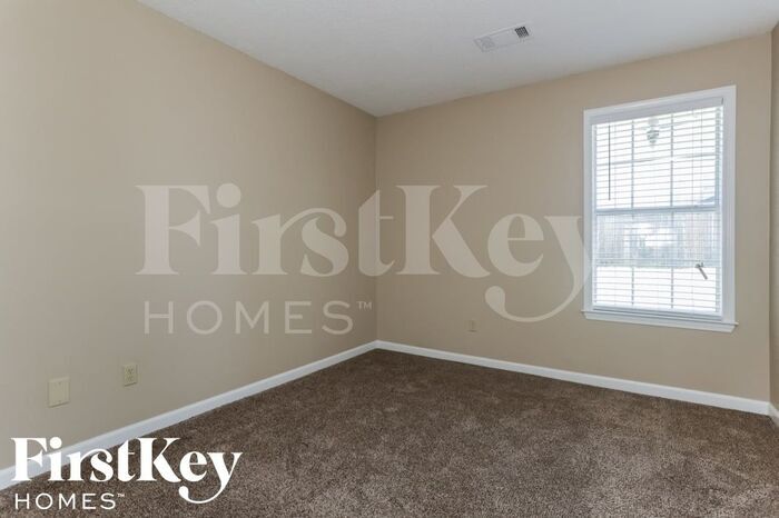 Building Photo - 4066 Fairway View Cir E