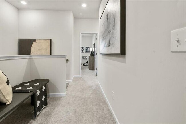 Building Photo - 105 Holt Ln