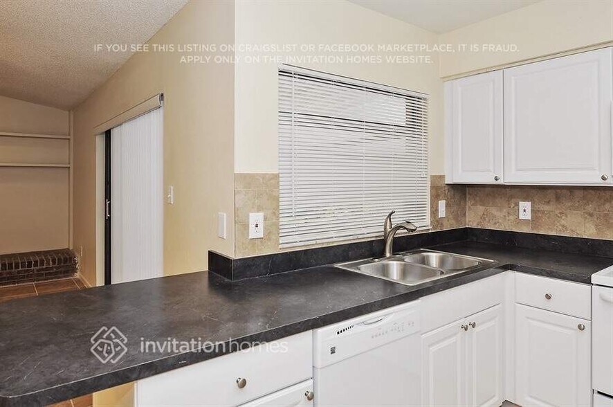 Building Photo - 1204 Letona Ln