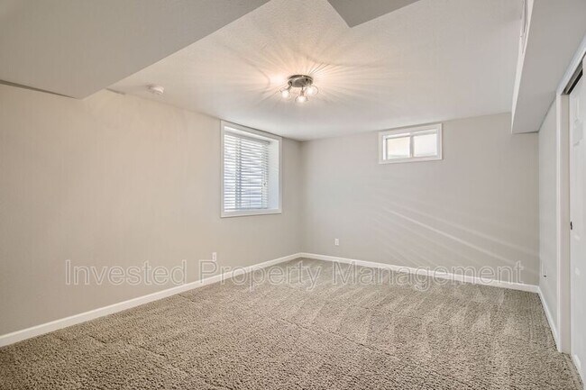Building Photo - 5007 S Mabre Ct