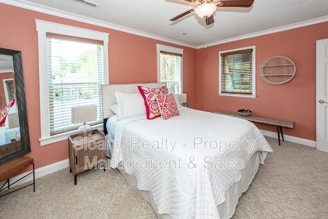Building Photo - 834 Harbor Pl Dr