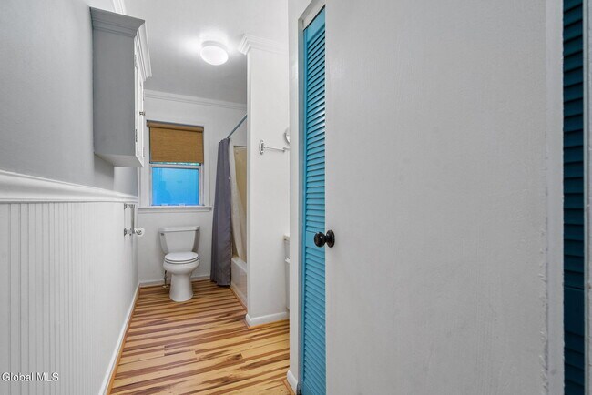 Building Photo - 25A Pine Ln