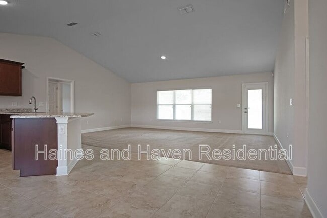 Building Photo - 1217 Forest Hill Dr