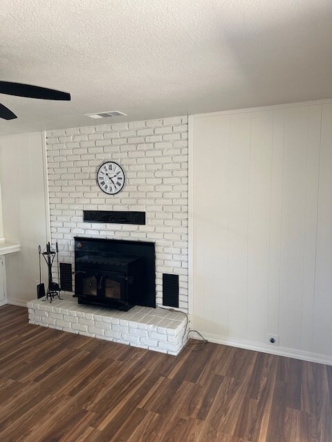 Building Photo - East Modesto Country Living, 3 Bedrooms 2 Bathrooms