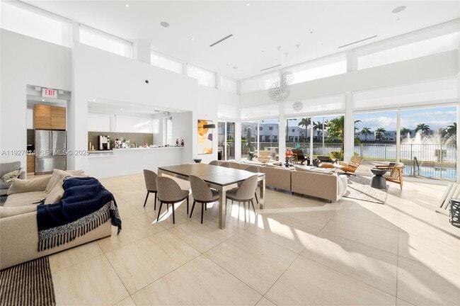 Building Photo - 7455 NW 103rd Pl