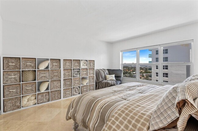 Building Photo - 3850 Galt Ocean Dr