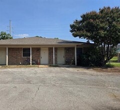 Building Photo - 990 Shady Brook Dr