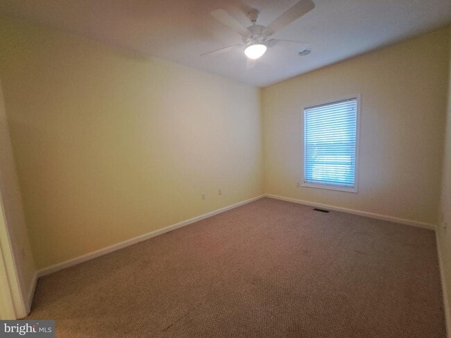 Building Photo - 4100 Sandpiper Dr