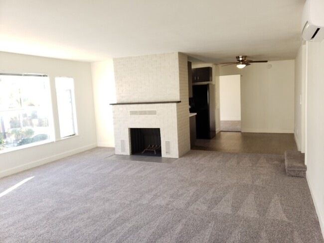 Building Photo - Newly Renovated 2BR/2BA La Mesa Village Gem!