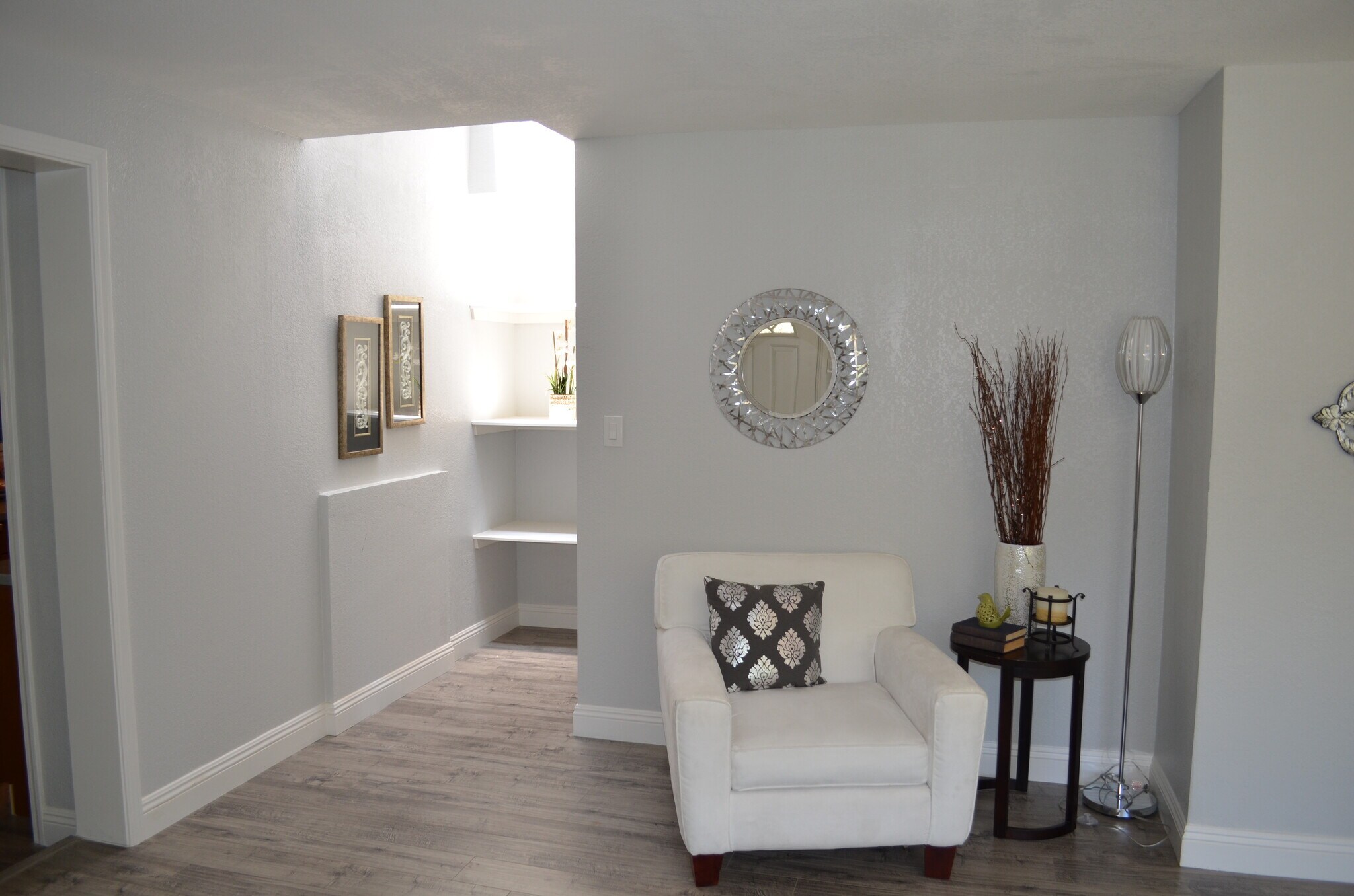 Living room Skylight view - 2355 Geraldine Dr