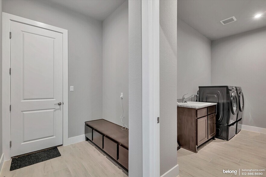 Building Photo - 318 Prairie Clover Dr