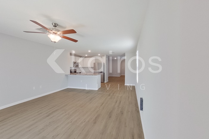 Building Photo - 8620 SW 43rd Ter