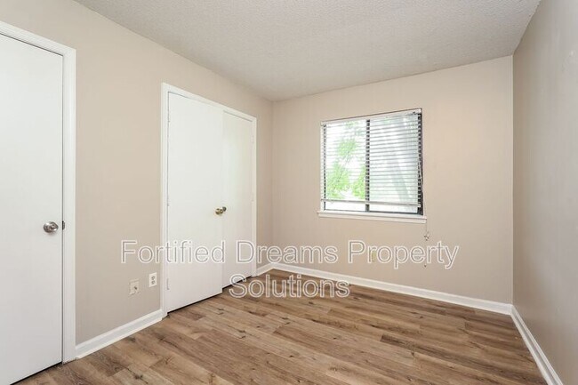Building Photo - 509 Mystic Dr