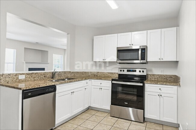 Building Photo - 921 Sundance Dr